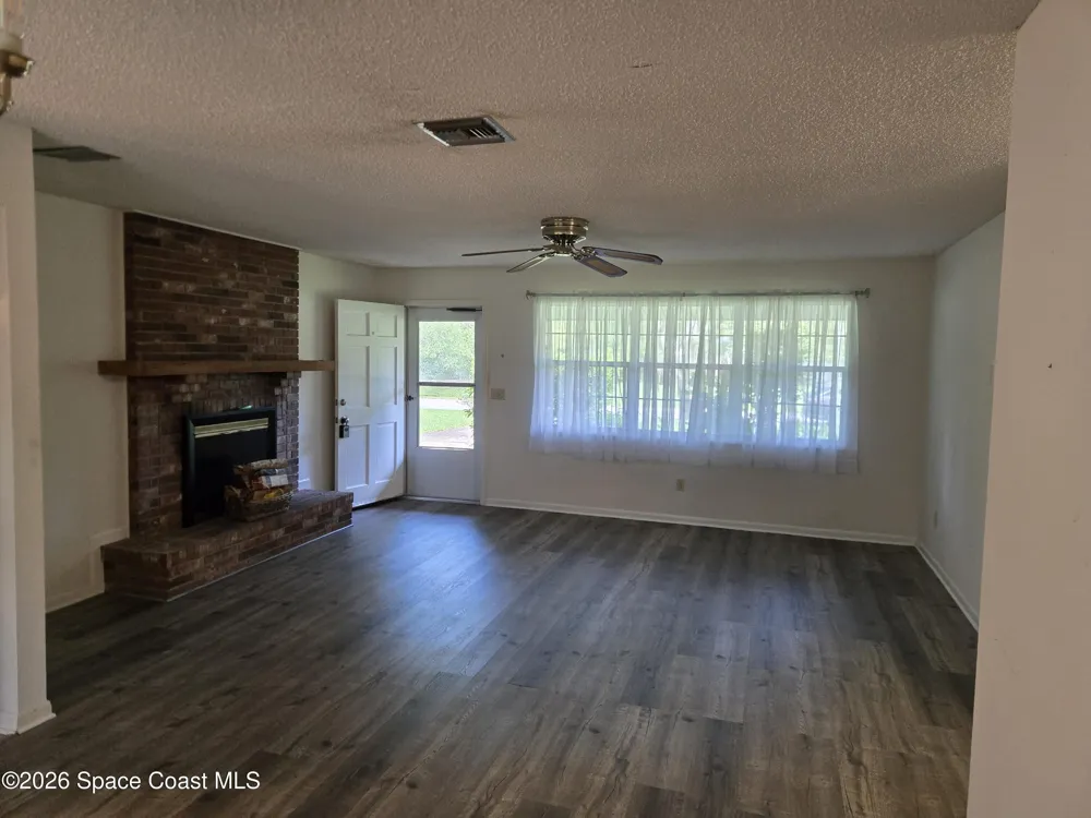 782 Dixie Terrace NW Sebastian, FL 32958