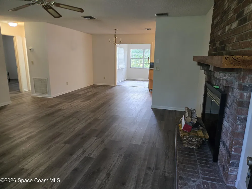 782 Dixie Terrace NW Sebastian, FL 32958