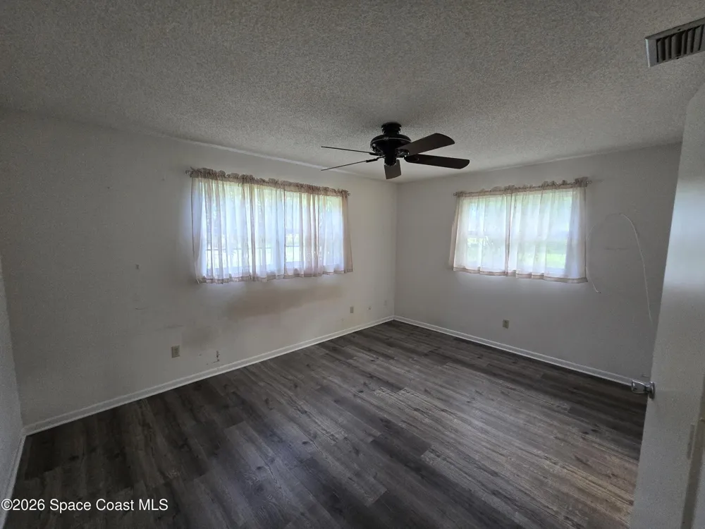 782 Dixie Terrace NW Sebastian, FL 32958