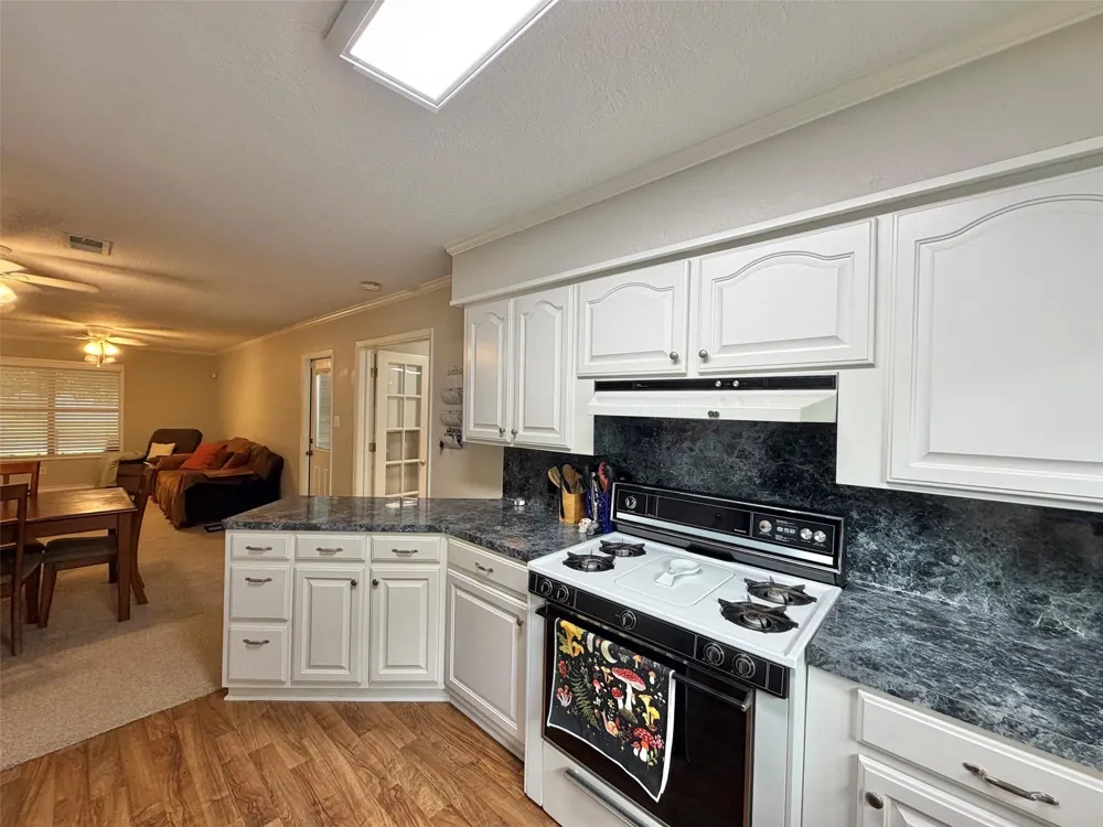 2637 Hampton Lane Port Neches, TX 77651