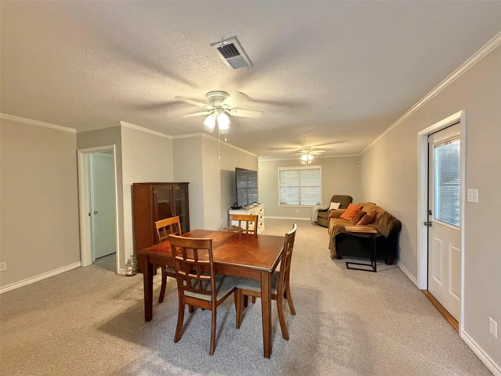 2637 Hampton Lane Port Neches, TX 77651
