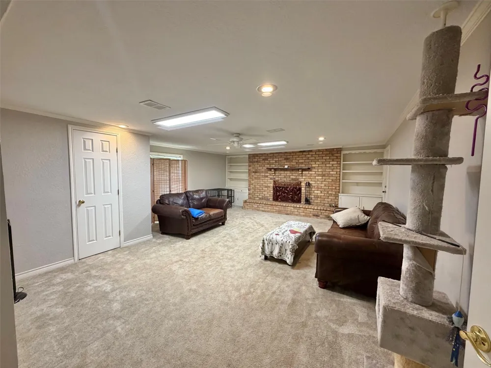 2637 Hampton Lane Port Neches, TX 77651