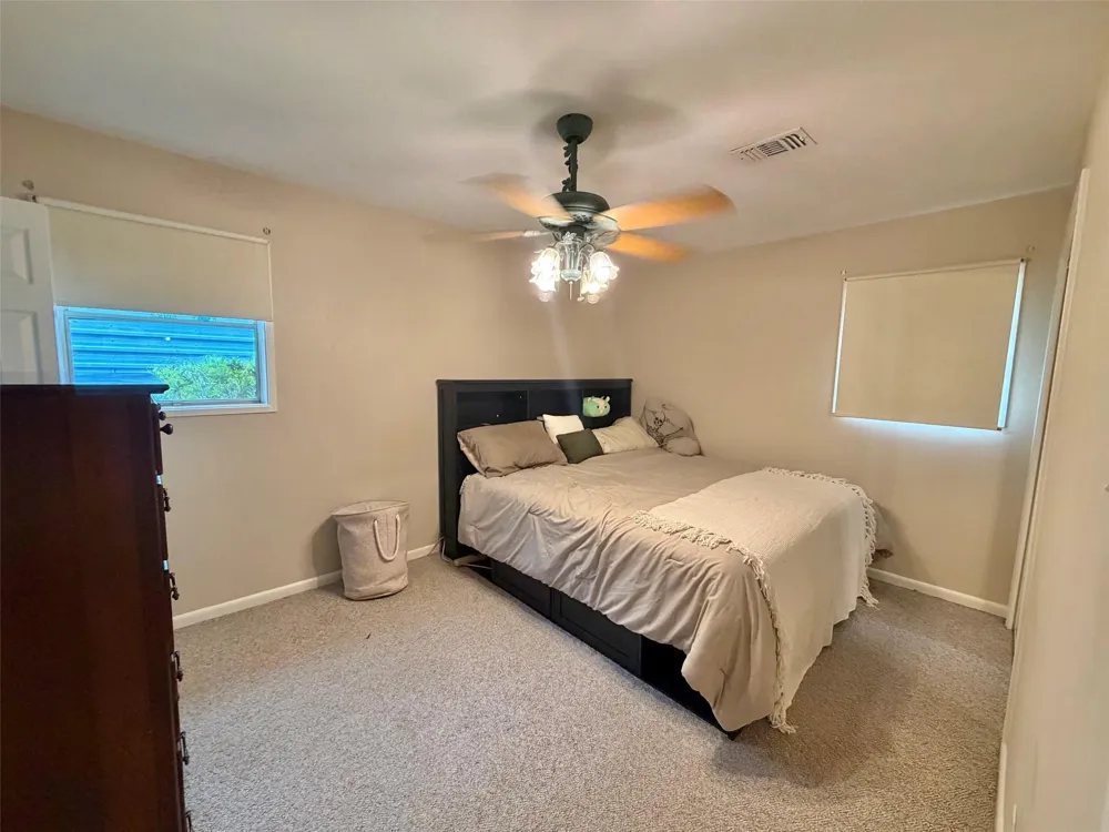 2637 Hampton Lane Port Neches, TX 77651