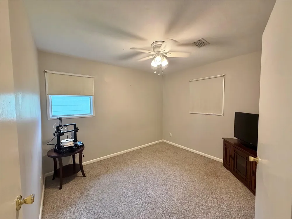 2637 Hampton Lane Port Neches, TX 77651