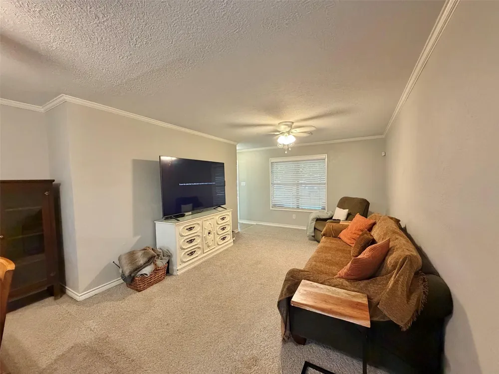 2637 Hampton Lane Port Neches, TX 77651