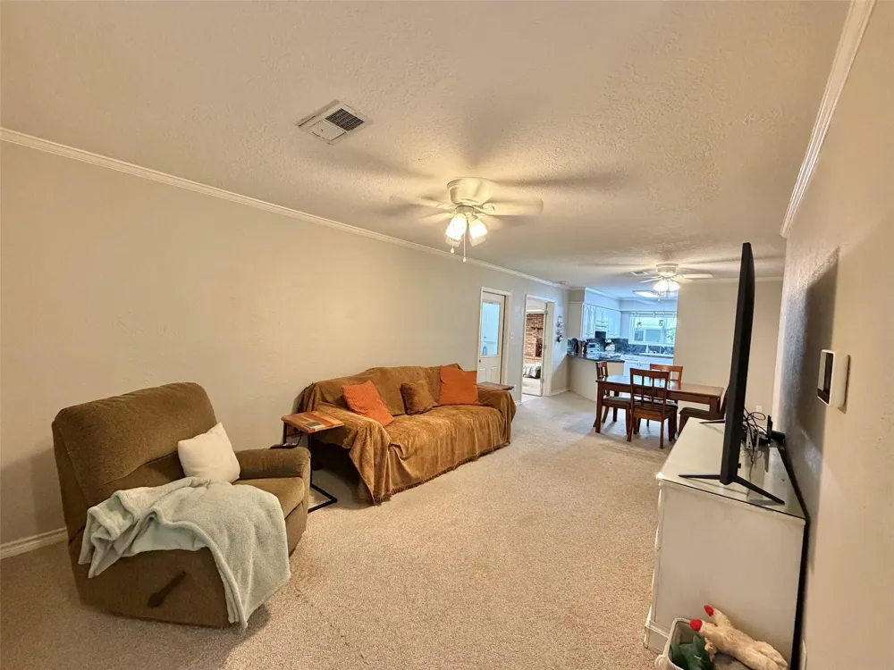 2637 Hampton Lane Port Neches, TX 77651