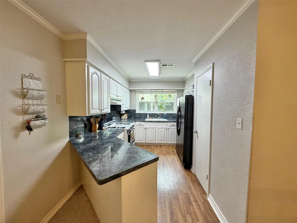 2637 Hampton Lane Port Neches, TX 77651