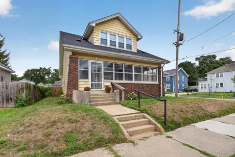 841 Adams Street SE