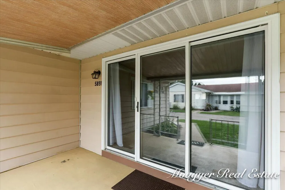 5891 Leisure S Drive SE Kentwood City, MI 49548