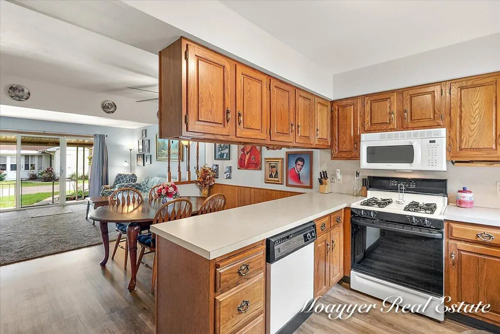 5891 Leisure S Drive SE Kentwood City, MI 49548