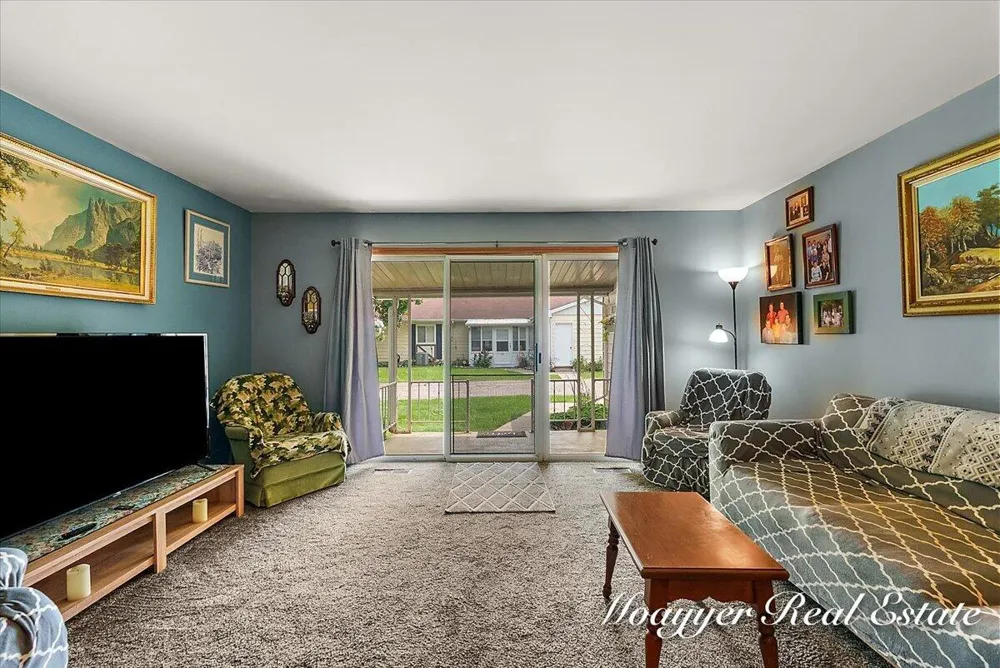 5891 Leisure S Drive SE Kentwood City, MI 49548