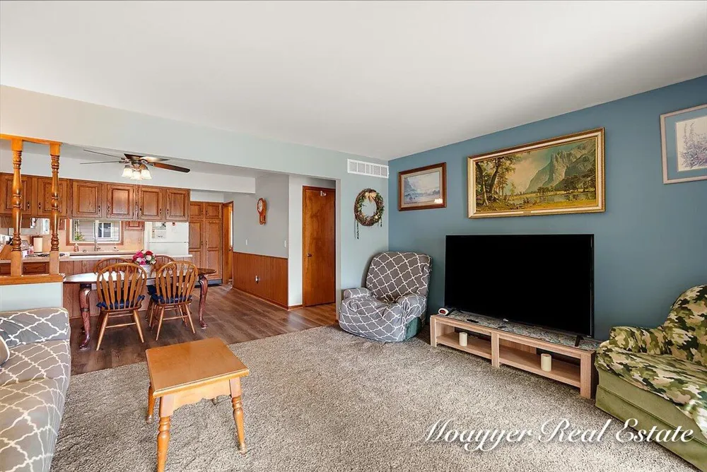 5891 Leisure S Drive SE Kentwood City, MI 49548