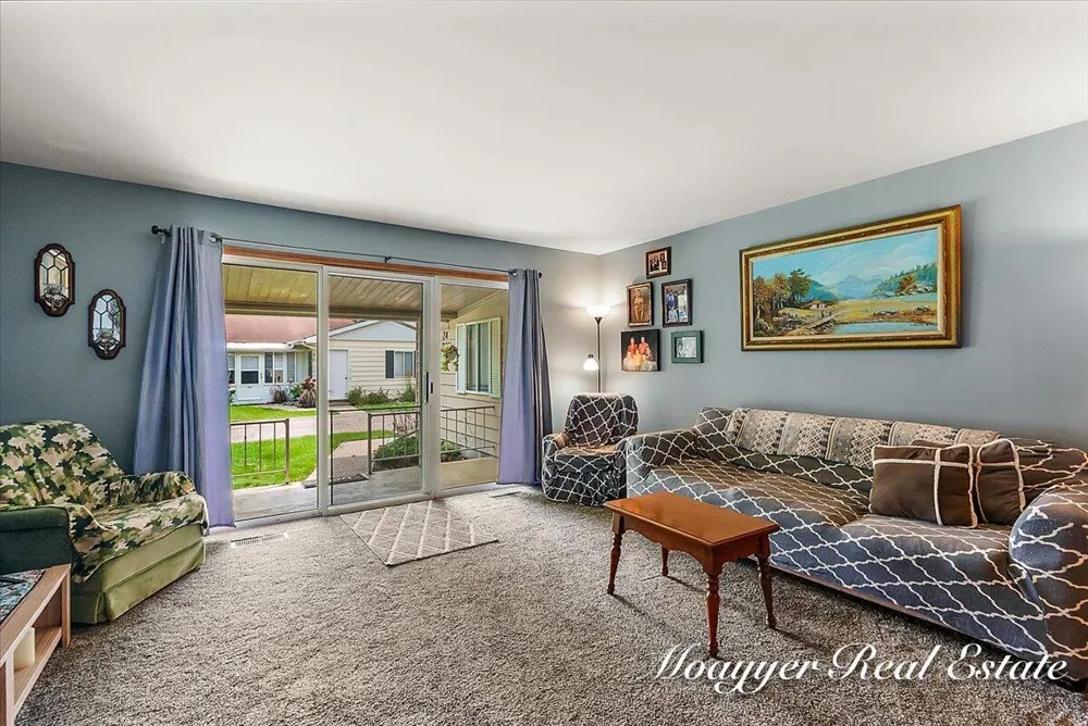 5891 Leisure S Drive SE Kentwood City, MI 49548