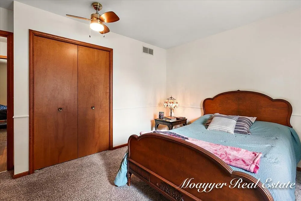 5891 Leisure S Drive SE Kentwood City, MI 49548