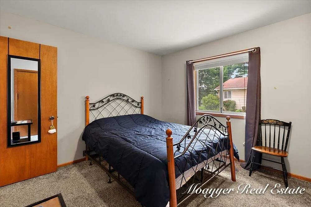 5891 Leisure S Drive SE Kentwood City, MI 49548