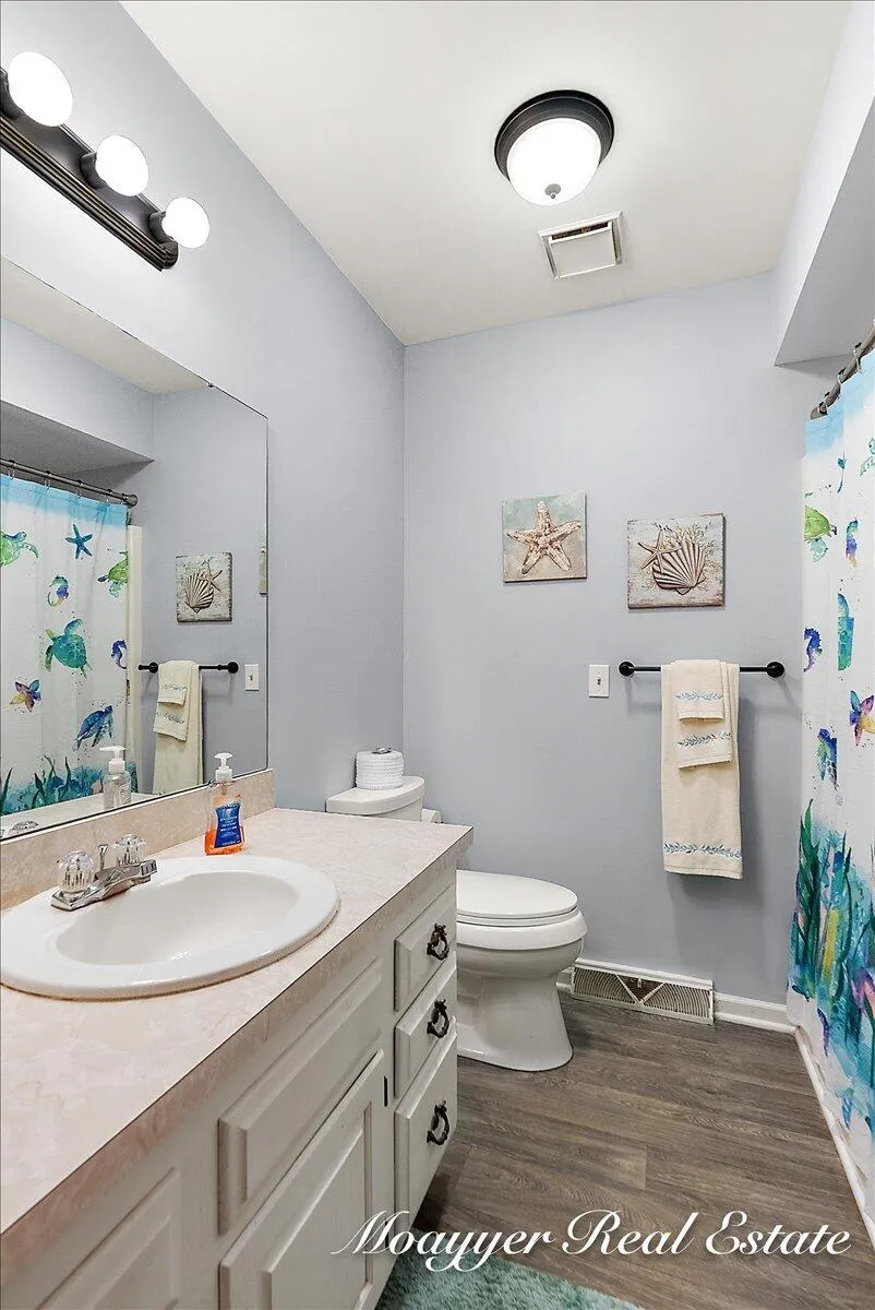 5891 Leisure S Drive SE Kentwood City, MI 49548