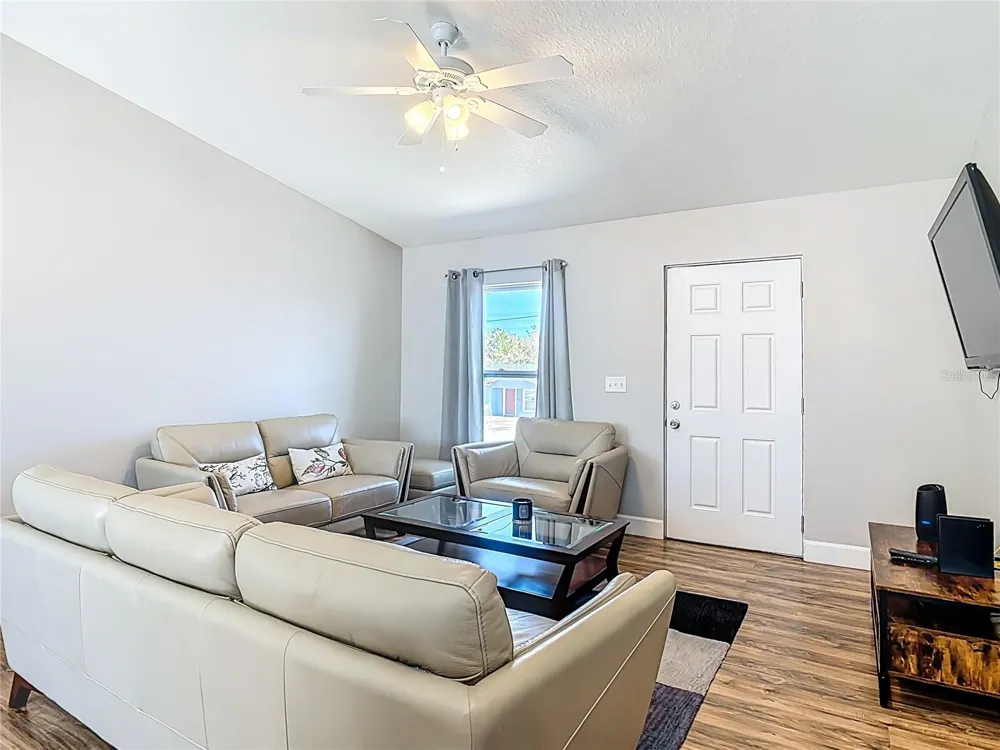 640 CHESTNUT AVENUE Orange City, FL 32763