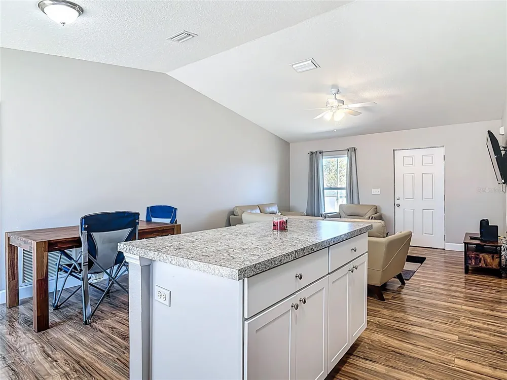 640 CHESTNUT AVENUE Orange City, FL 32763