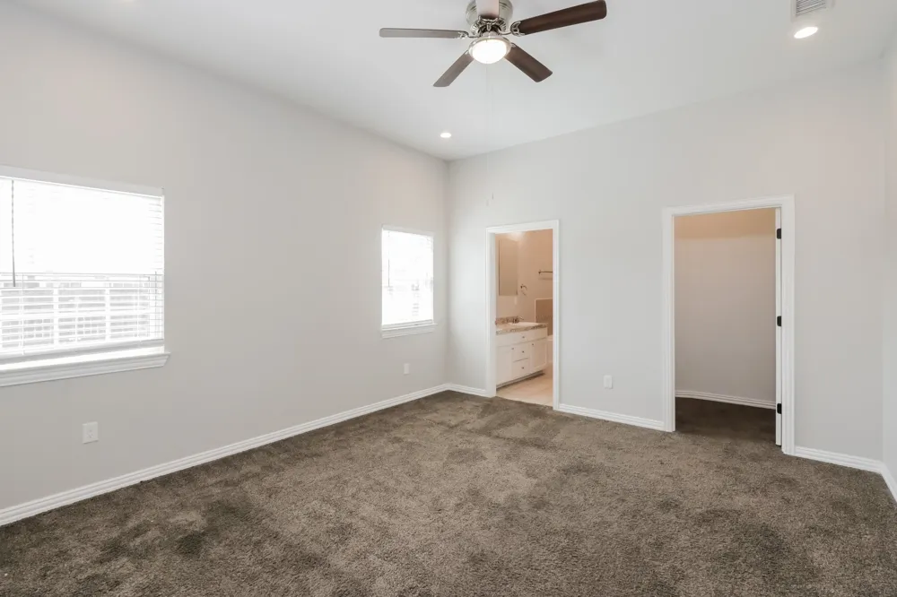 1633 Mockingbird Lane DeSoto, TX 75115