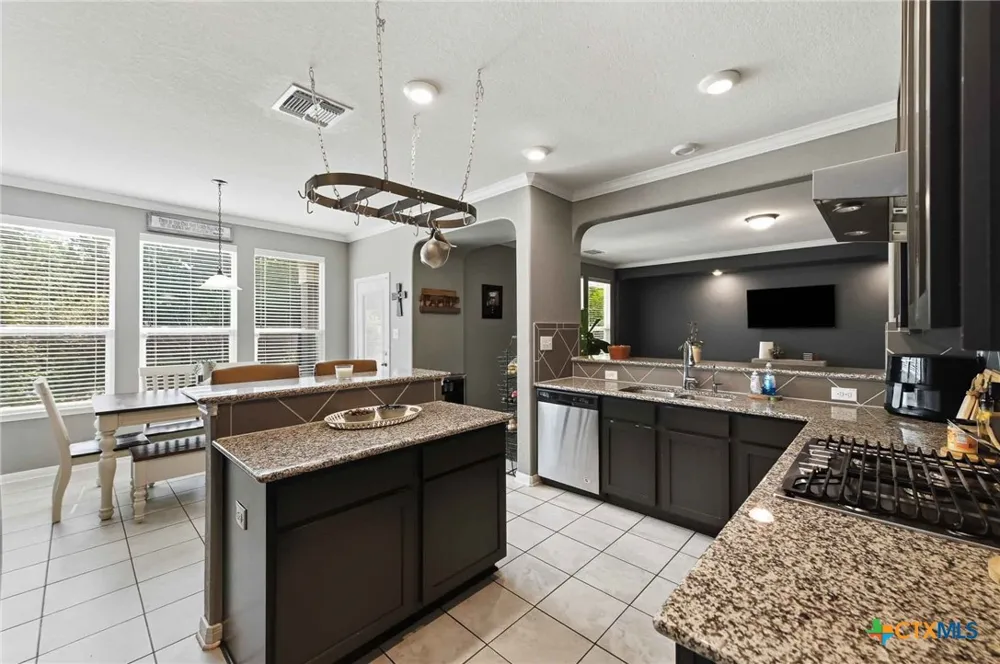11330 Hill Top Bend Helotes, TX 78023