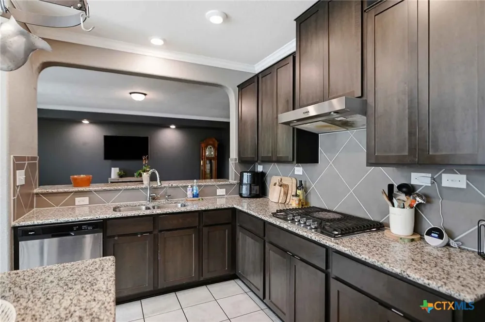 11330 Hill Top Bend Helotes, TX 78023