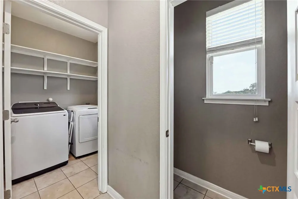 11330 Hill Top Bend Helotes, TX 78023