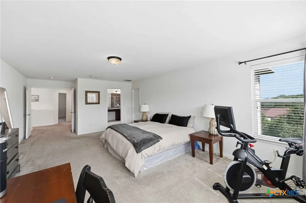 11330 Hill Top Bend Helotes, TX 78023