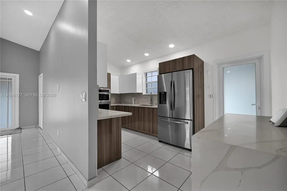451 E 37st Hialeah, FL 33013