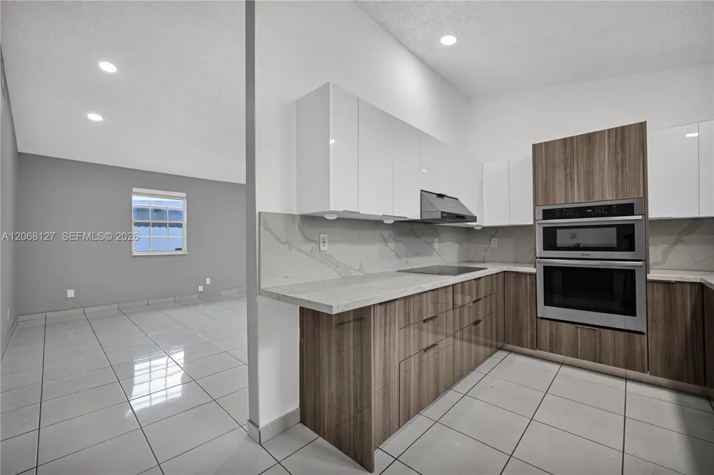 451 E 37st Hialeah, FL 33013