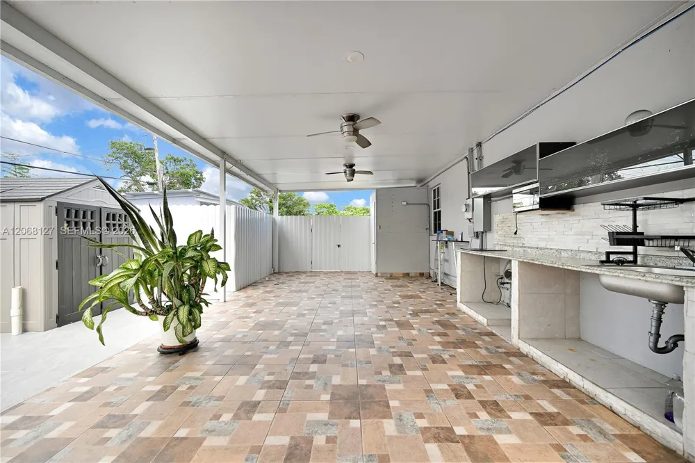 451 E 37st Hialeah, FL 33013