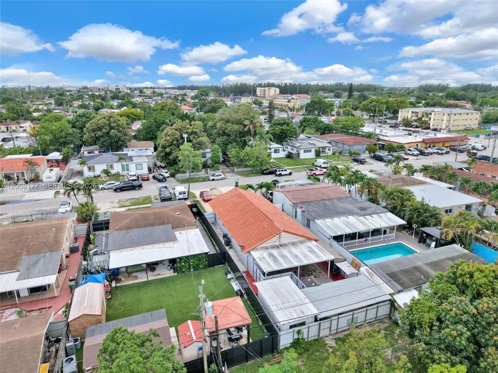 451 E 37st Hialeah, FL 33013