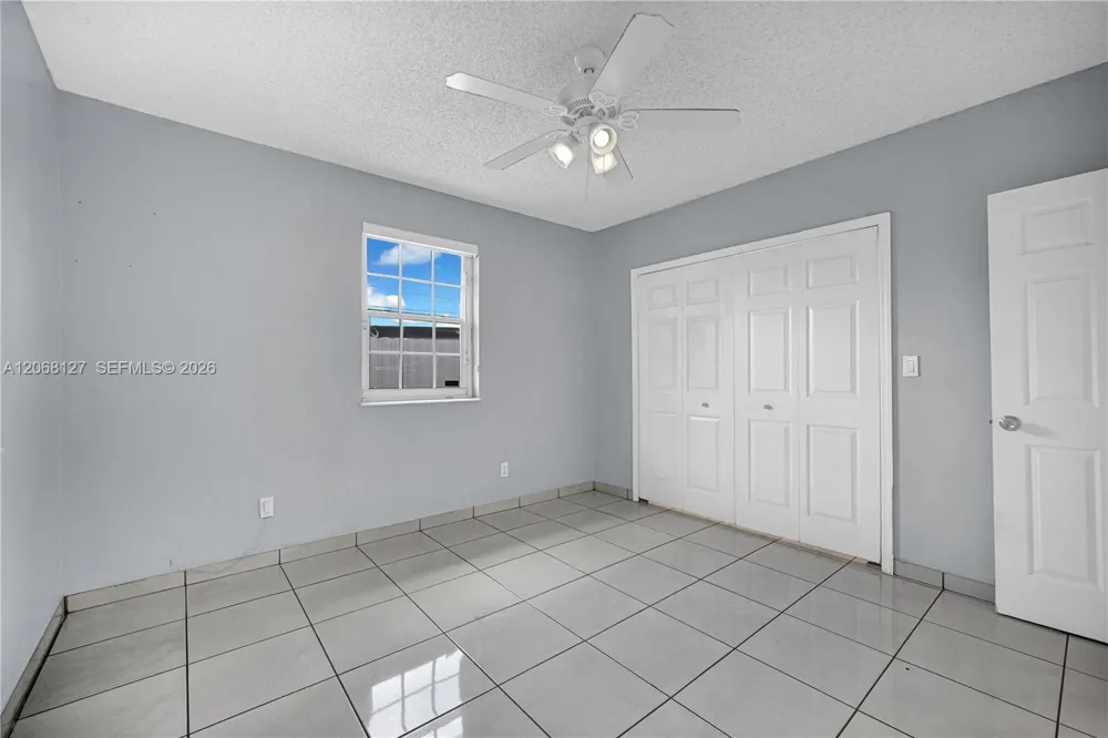 451 E 37st Hialeah, FL 33013
