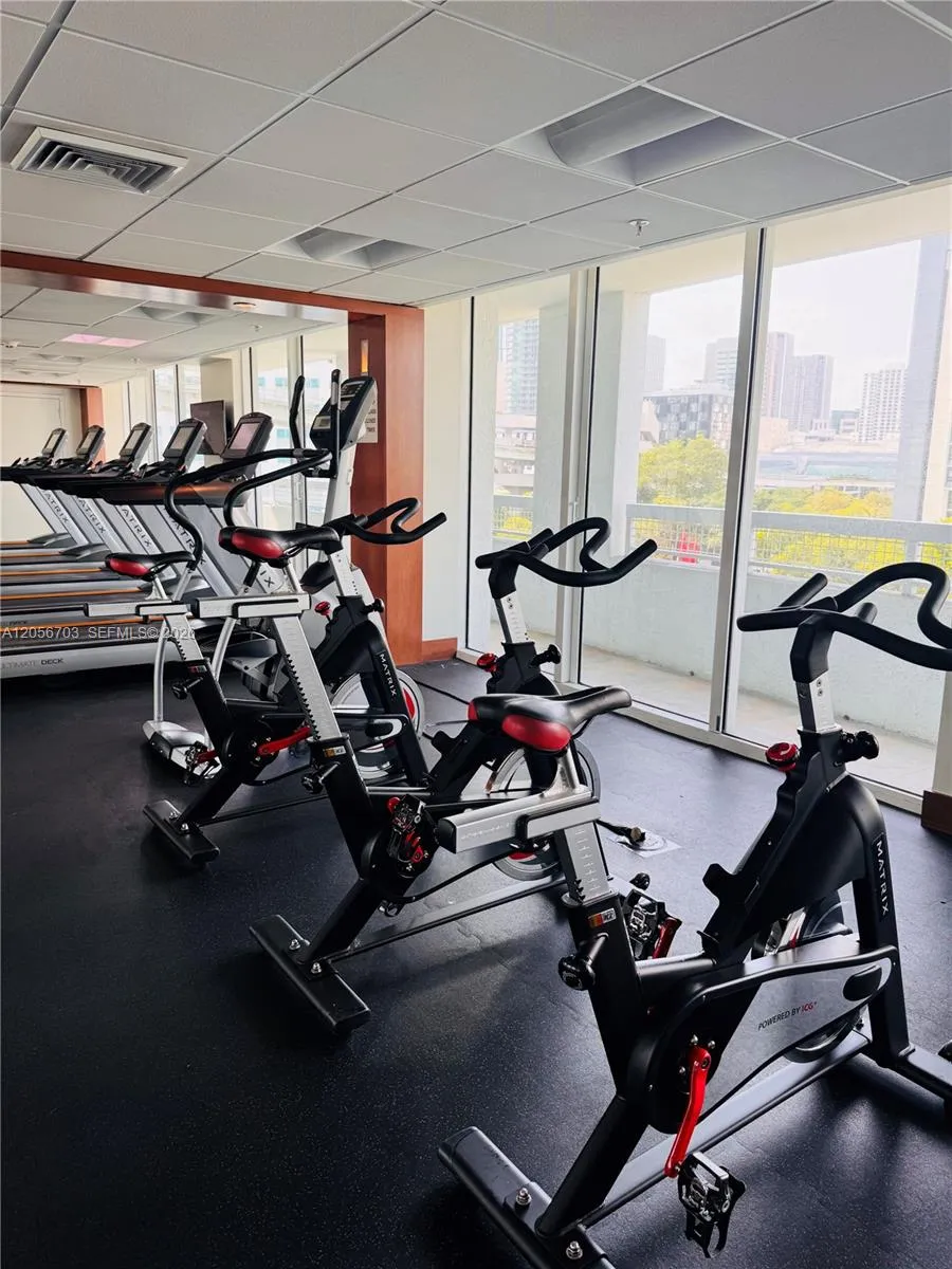 41 SE 5th #2204 Miami, FL 33131