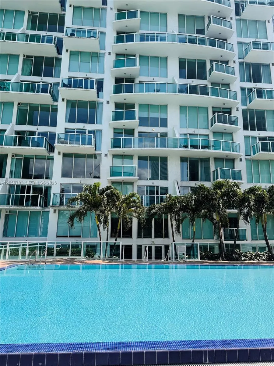 41 SE 5th #2204 Miami, FL 33131