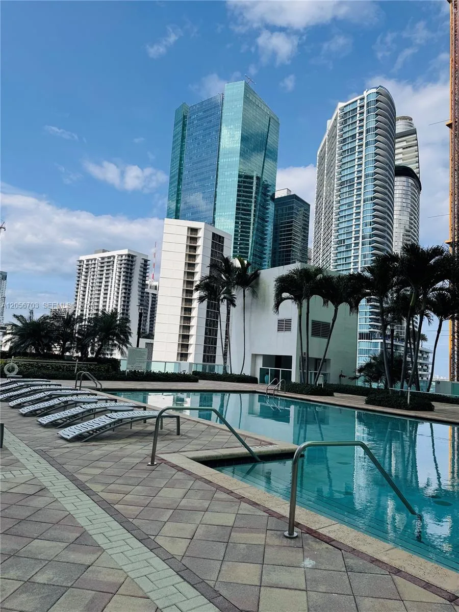 41 SE 5th #2204 Miami, FL 33131