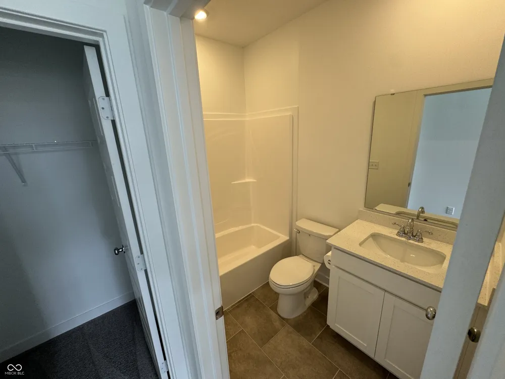1124 Tansley Lane Avon, IN 46123