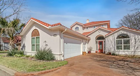 3010 Lakeside Drive
