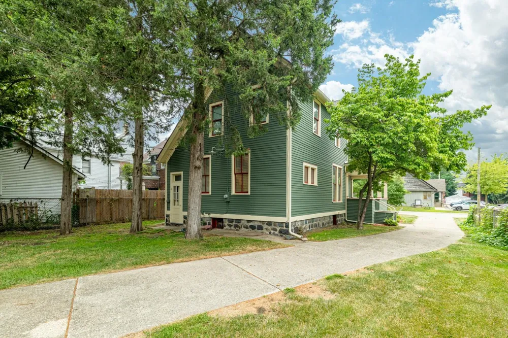 213 Adams Street Ypsilanti, MI 48197