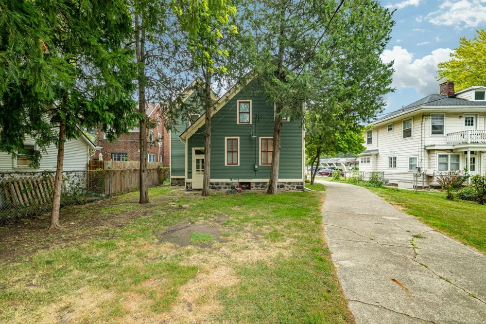 213 Adams Street Ypsilanti, MI 48197
