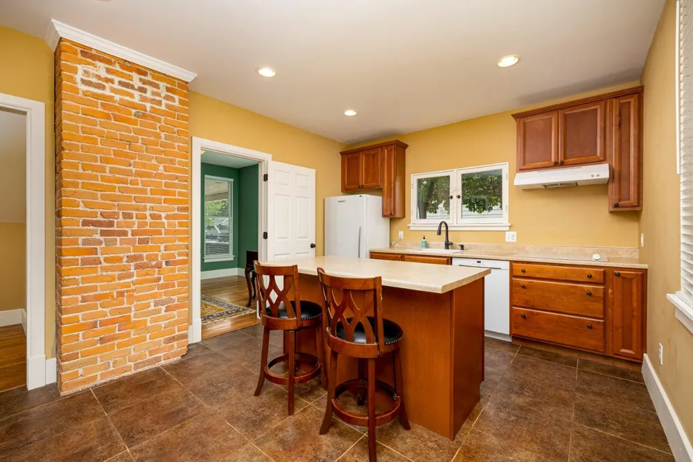 213 Adams Street Ypsilanti, MI 48197