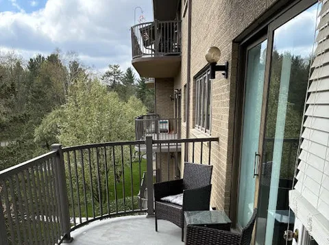 4040 Greenleaf Circle #305