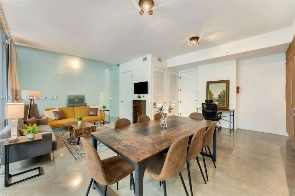 250 NW 24th St #2B Miami, FL 33127