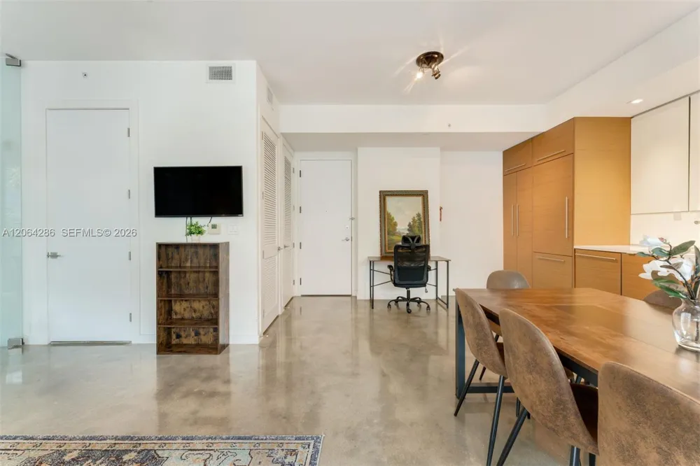 250 NW 24th St #2B Miami, FL 33127
