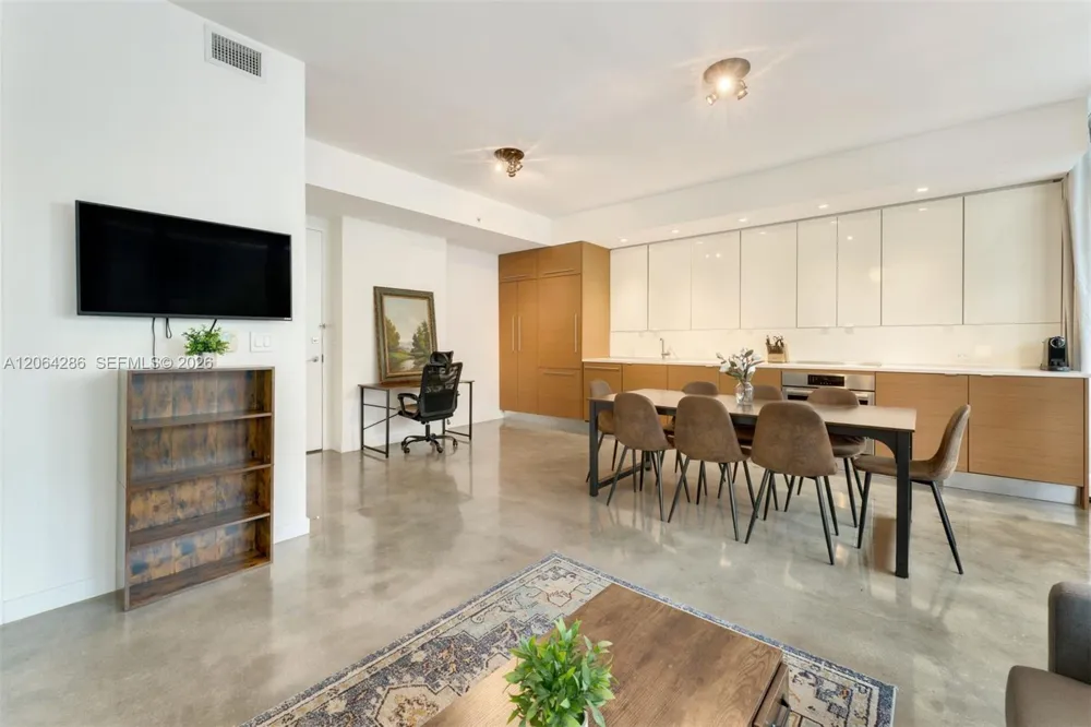 250 NW 24th St #2B Miami, FL 33127