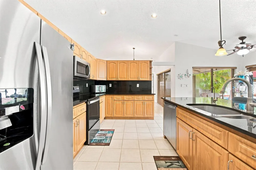 6013 NW 47th Place Coral Springs, FL 33067