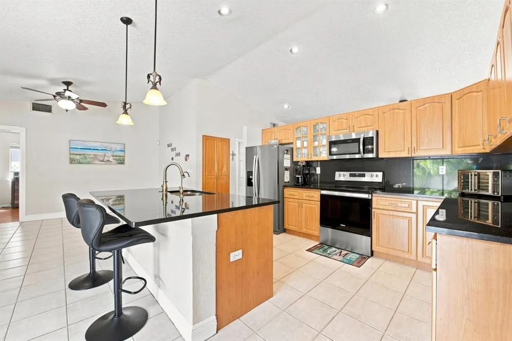 6013 NW 47th Place Coral Springs, FL 33067