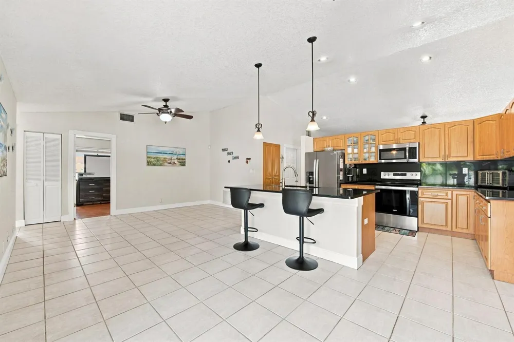 6013 NW 47th Place Coral Springs, FL 33067