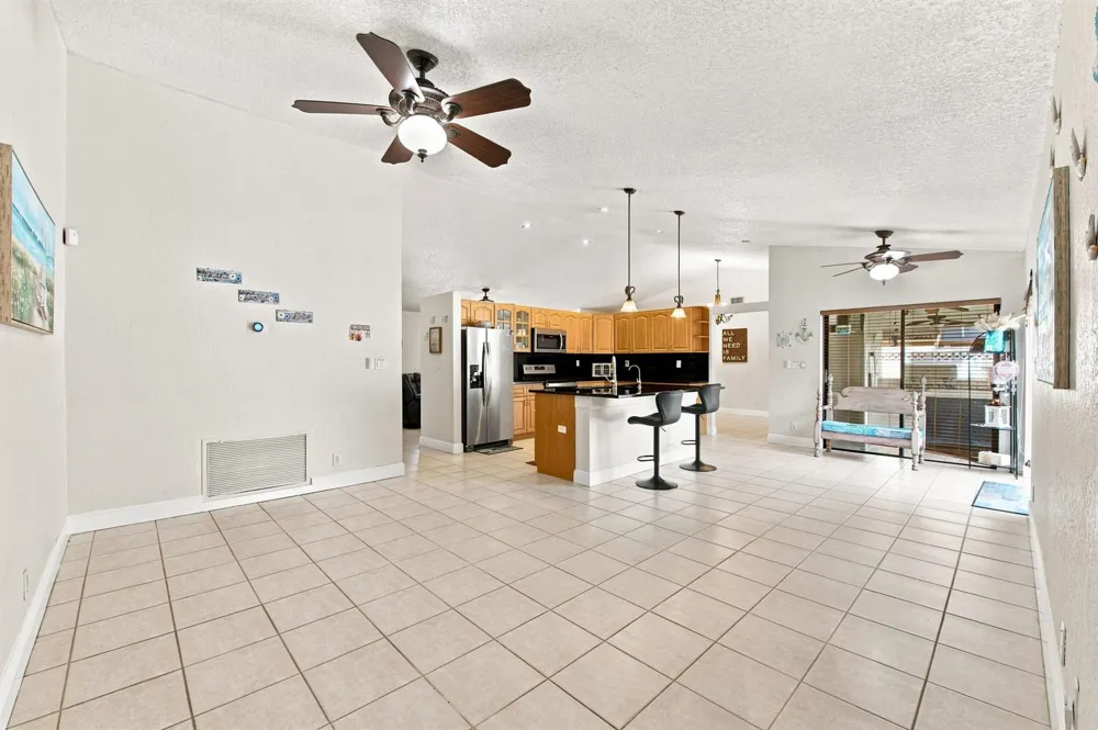 6013 NW 47th Place Coral Springs, FL 33067