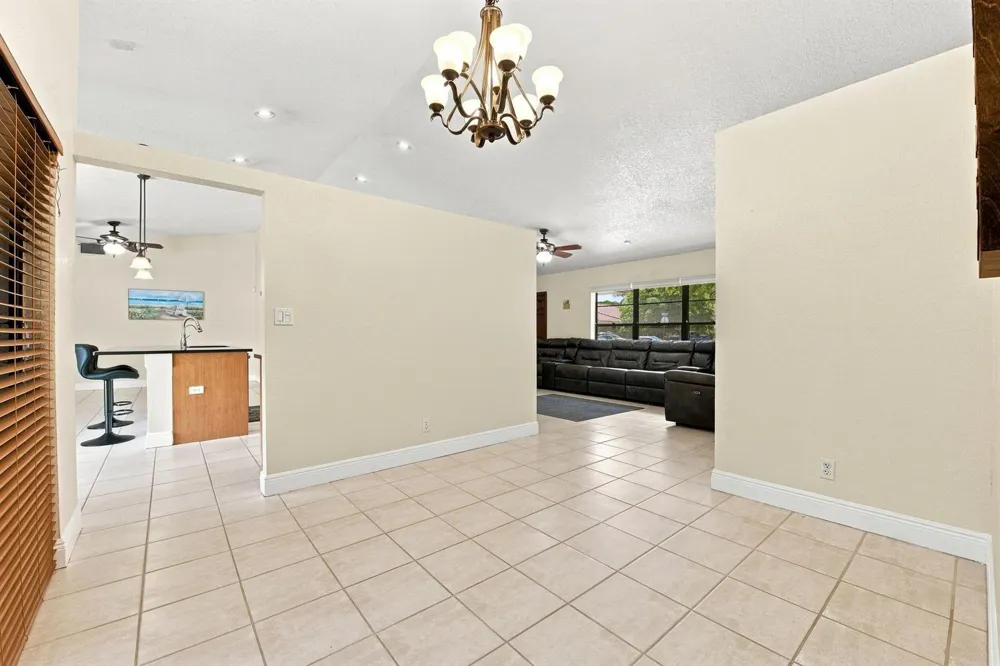 6013 NW 47th Place Coral Springs, FL 33067