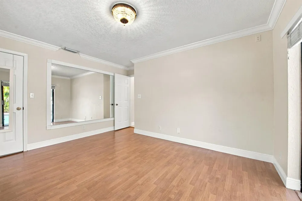 6013 NW 47th Place Coral Springs, FL 33067